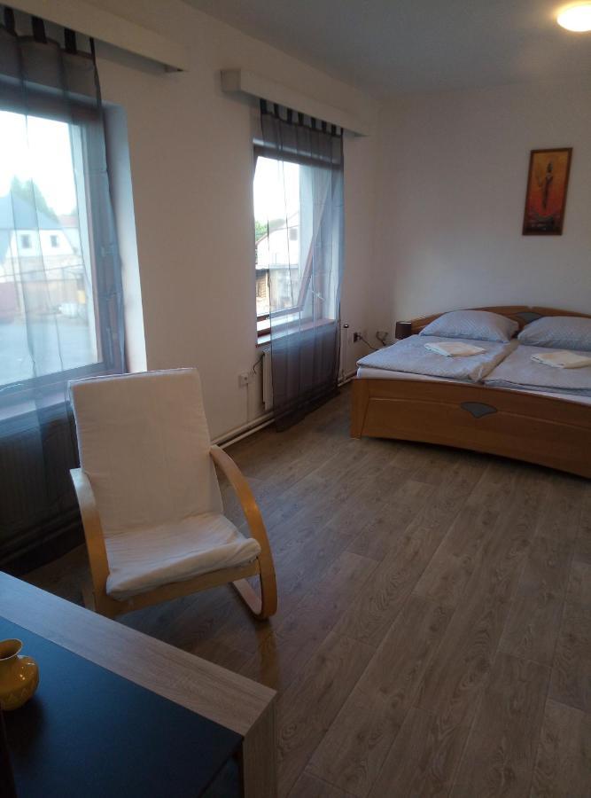 Penzion U Nahonu Mesto Touskov Luaran gambar