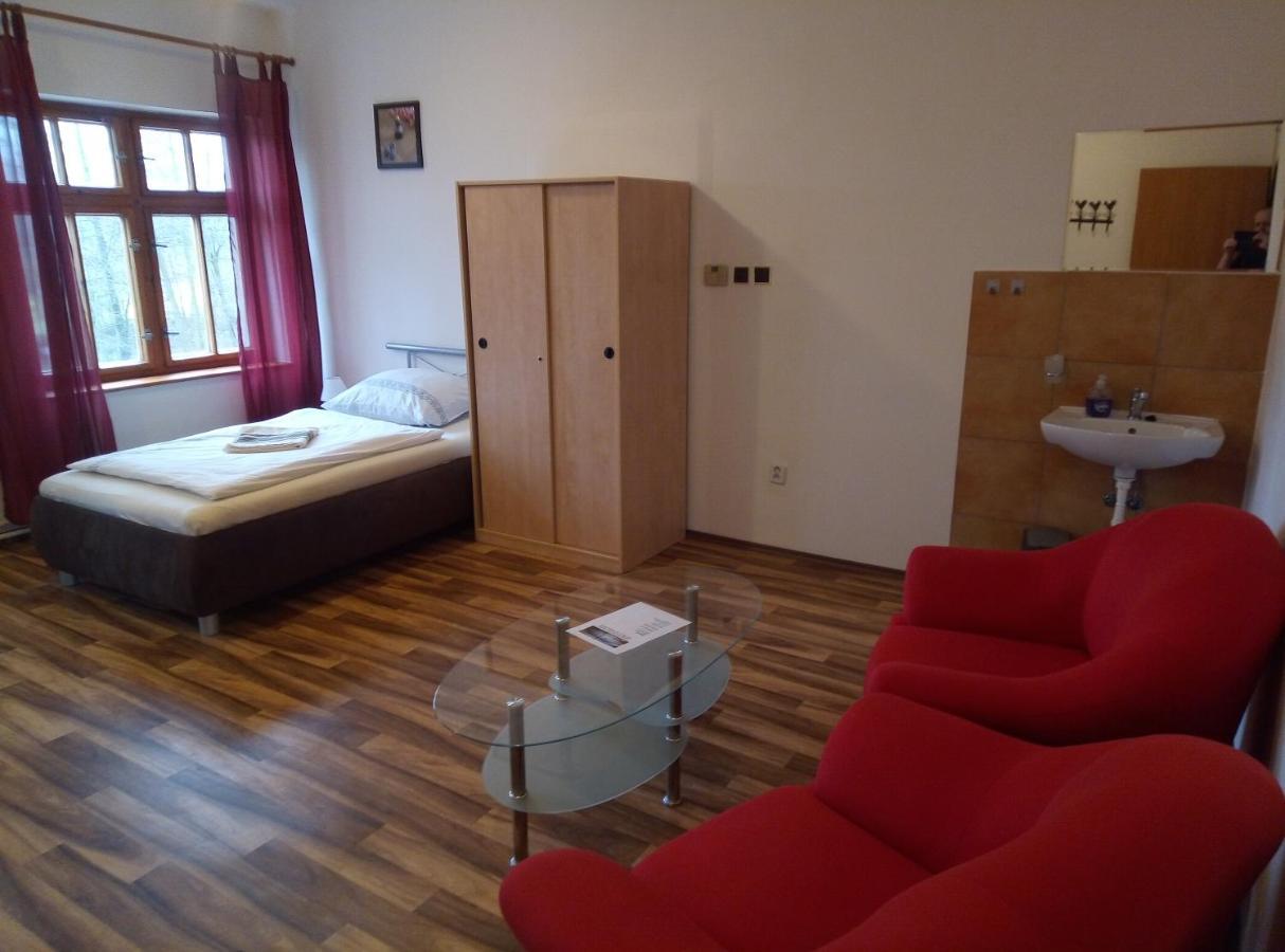 Penzion U Nahonu Mesto Touskov Luaran gambar